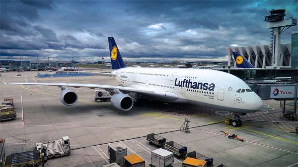 Lufthansa_airlines_1