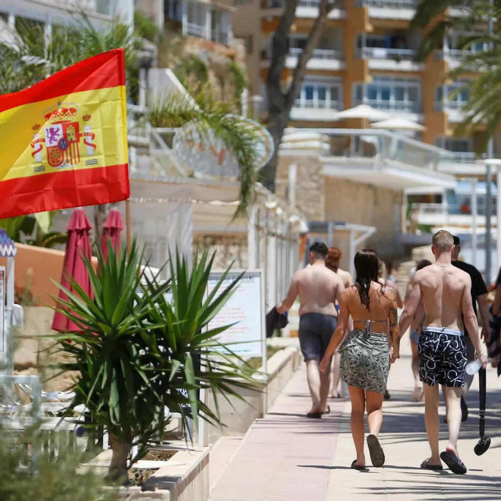The restaurants in the Spanish island of Mallorca is set to introduce dress code 3 The restaurants in the Spanish island