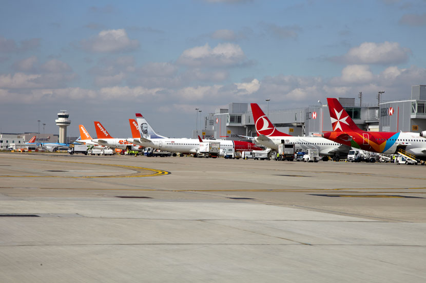 Gatwick Airport serves to 32.8 million passengers in 2022 Gatwick Airport serves to 32.8 million passengers in 2022
