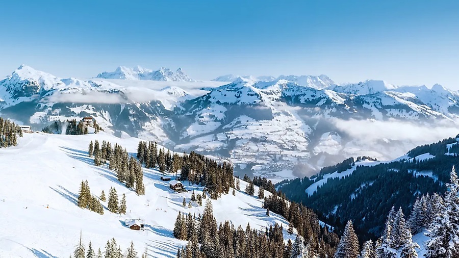 Two hikers in the Italian Alps died due to avalanche