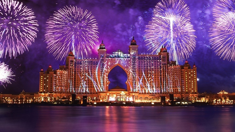 Dubai brings in new visa rules, urges travellers to carry cash