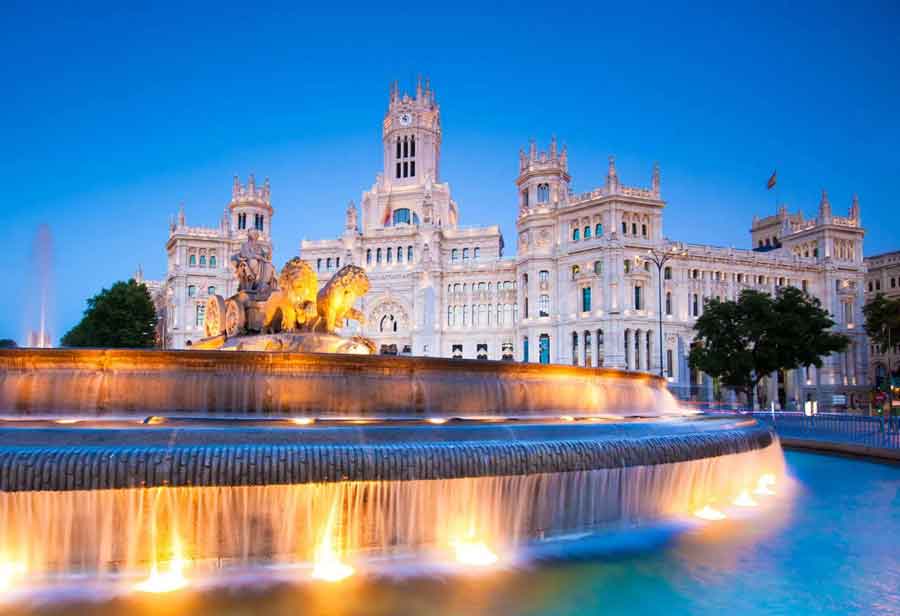 Madrid, tourism, AI, technology, innovation, travel, multilingual