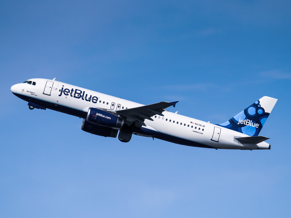 JetBlue launches low fare offerings for Boston-Paris route