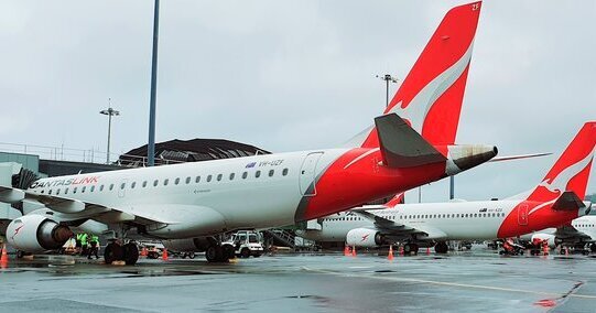 Qantas, Perth, London, 