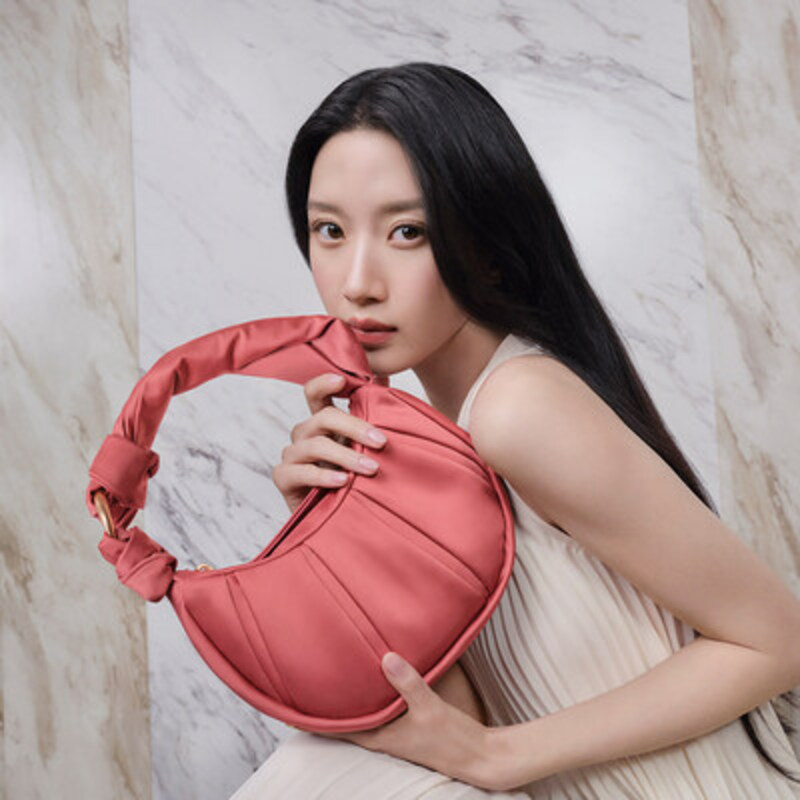 Tumi unveils women's Asra Collection