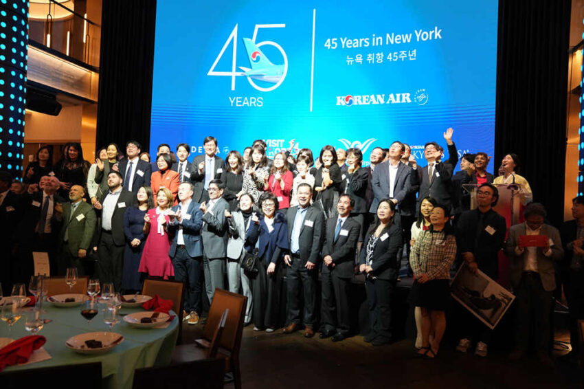 Korean Air recently hosted a commemorative event in Manhattan, New York, marking the 45th anniversary of its New York route. Collaborating with the Korea Tourism Organization, Incheon International Airport Corporation, and Delta Air Lines, the celebration took place on April 4th.