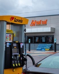 Naf Naf Middle Eastern Grill Announces New Locations at Love’s Travel Stops