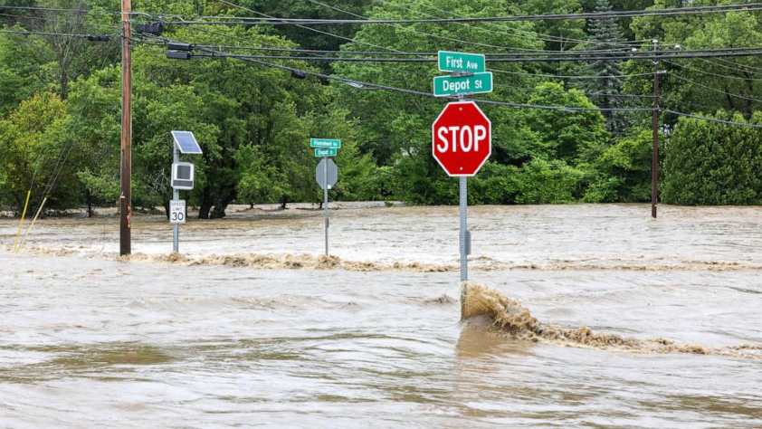 Vermont-flooding-gty-lv-230710-5_1689030149598_hpmain_16x9_992 - wisata dan wisata dunia