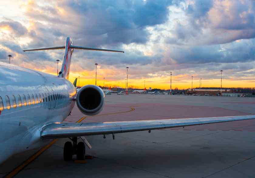 Airplane-terminal-gate-ready-takeoff - travel and tour world