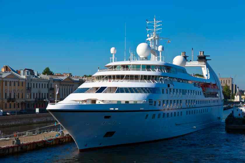 Cruise-liner-port-saint-petersburg - travel and tour world