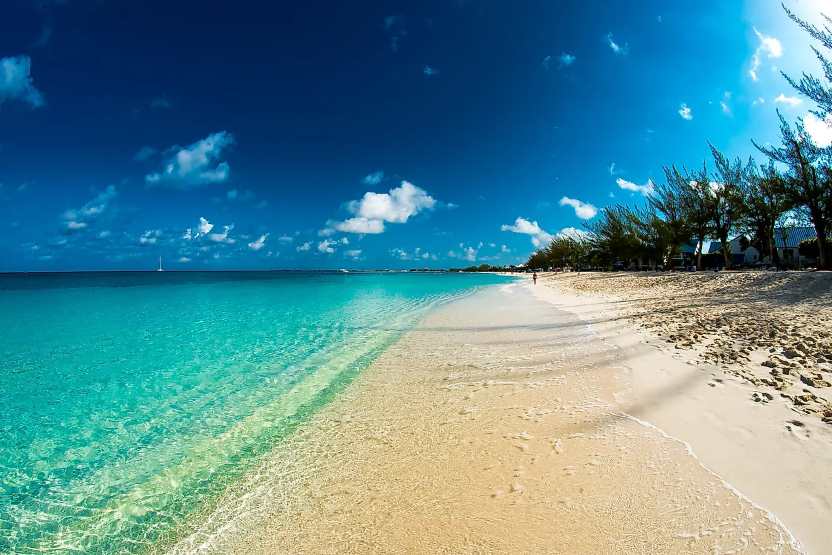 Thinkstockphotos-508186539 - travel and tour world