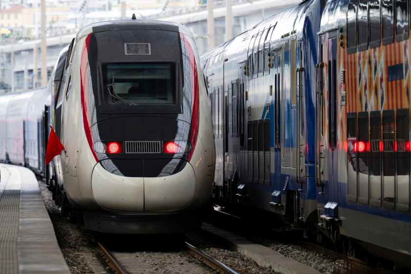 Red-blue-trains-stationing-station-nice-france - travel and tour world