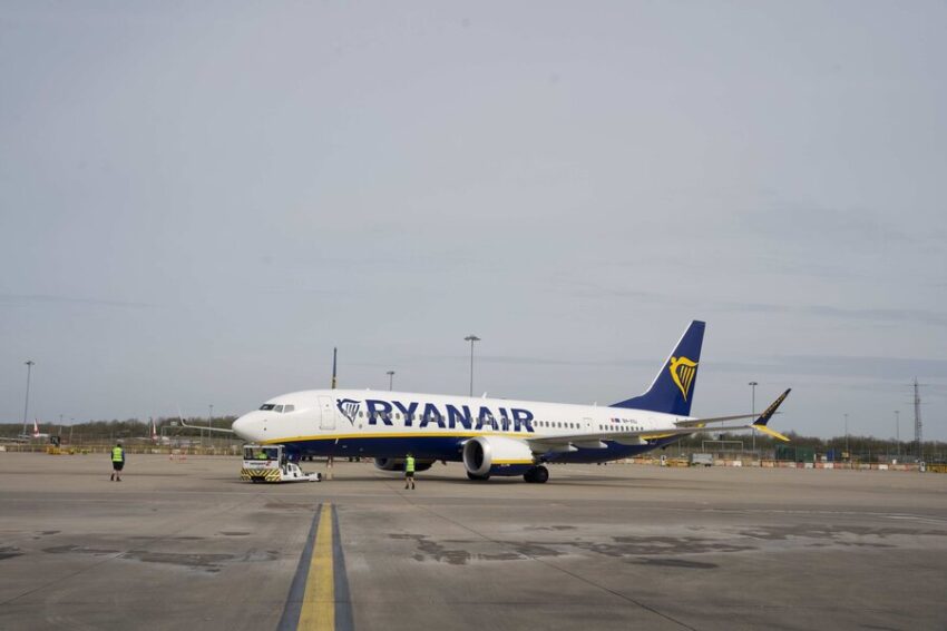 Ryanair
Travel