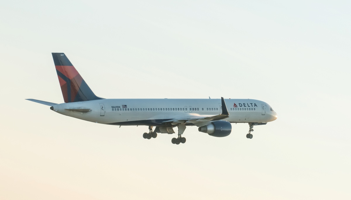 Sao Paulo, Nápoles, Miami y Dallas entre más de vigésimo líneas aéreas delta cancelaron vuelos causando el caos de delirio a través de Estados Unidos, Brasil e Italia para miles de pasajeros