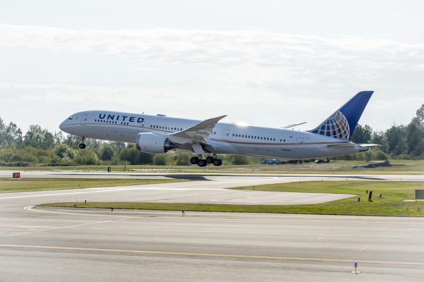 787-9 cal 181 zb167 - travel and tour world