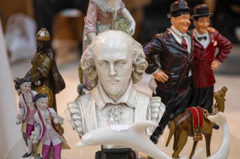 Timeless British Antiques Captivate Global Audience at Saudi Falcons and Hunting Exhibition 2025: Know More About it Timeless British Antiques Captivate Global Audience at Saudi Falcons and Hunting Exhibition 2025: Know More About it