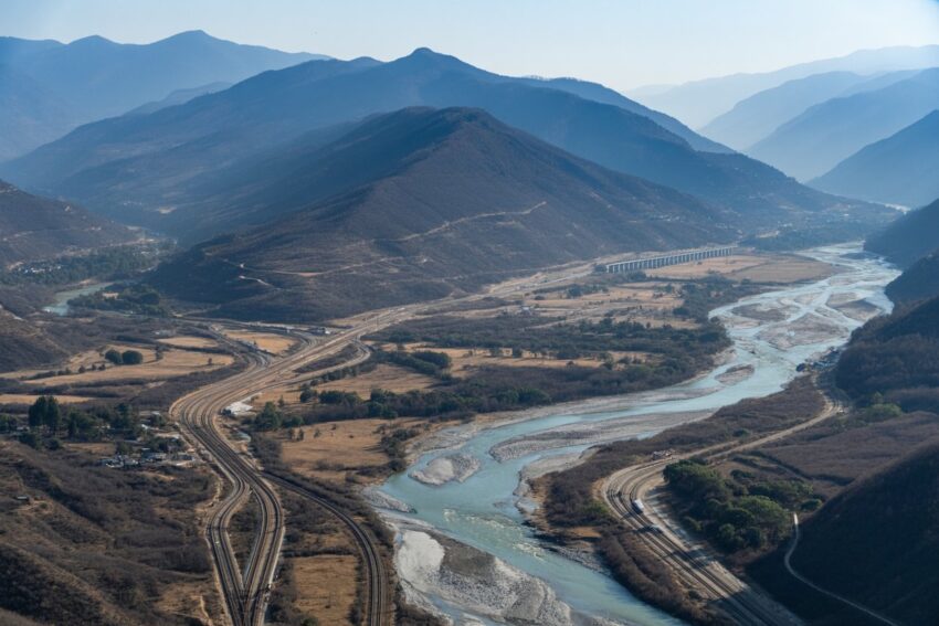 Hindistan Butanla iki yeni dəmir yolu inşa edəcək – 2029 planı