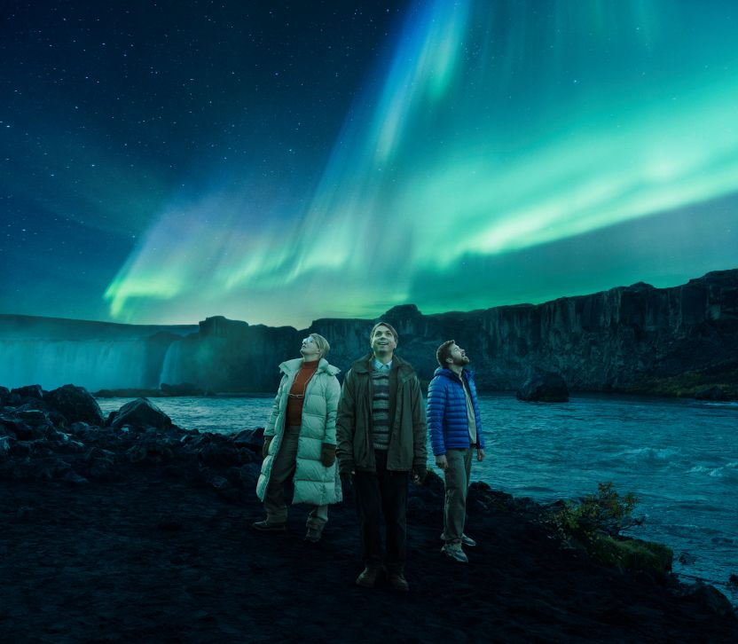 In The Land Of Ice And Fire, Joe Thomas Invites You To Chase The Northern Lights – A Laugh-filled Adventure Awaits With The A.u.r.o.r.a.s Club In The Land Of Ice And Fire, Joe Thomas Invites You To Chase The Northern Lights – A Laugh-filled Adventure Awaits With The A.u.r.o.r.a.s Club