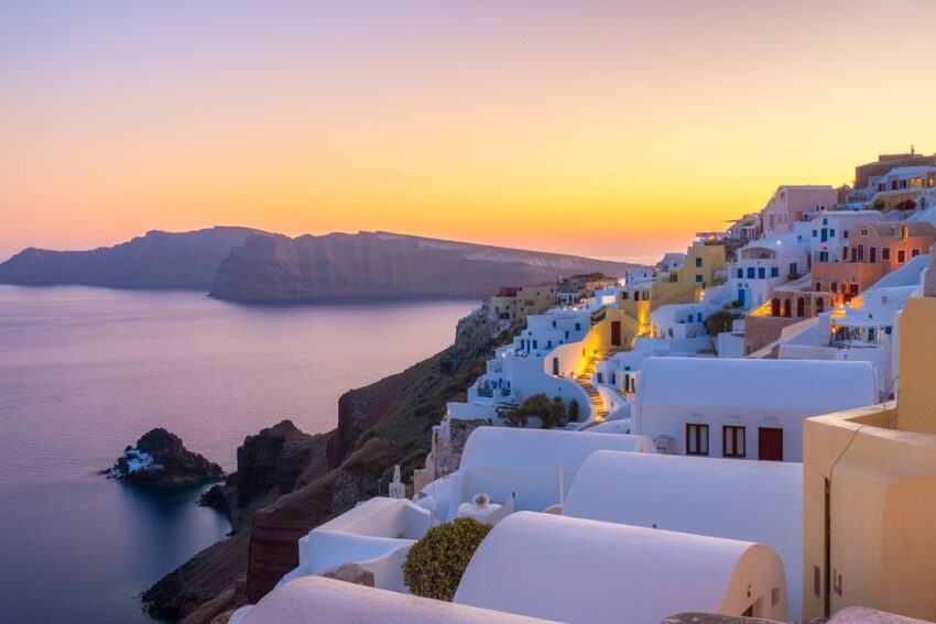 A-beautiful-dusk-scene-in-santorini-gree_x66mne7dt4wrcimtst8wzw_pnrzfozqs_mffetj-ydbnq - recreation and circuit world