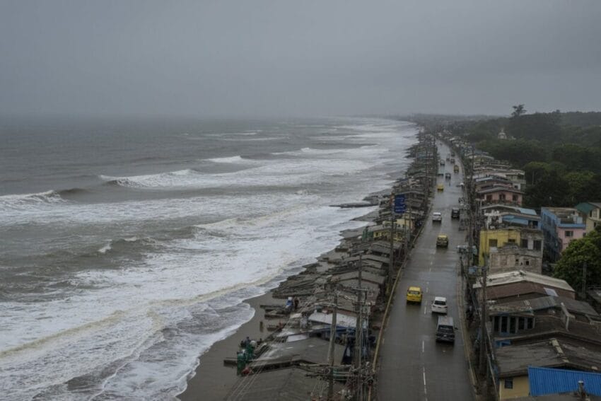 India battles nan devastating aftermath of cyclone montha arsenic coastal states struggle pinch powerfulness outages, monolithic harvest losses, and urgent alleviation efforts