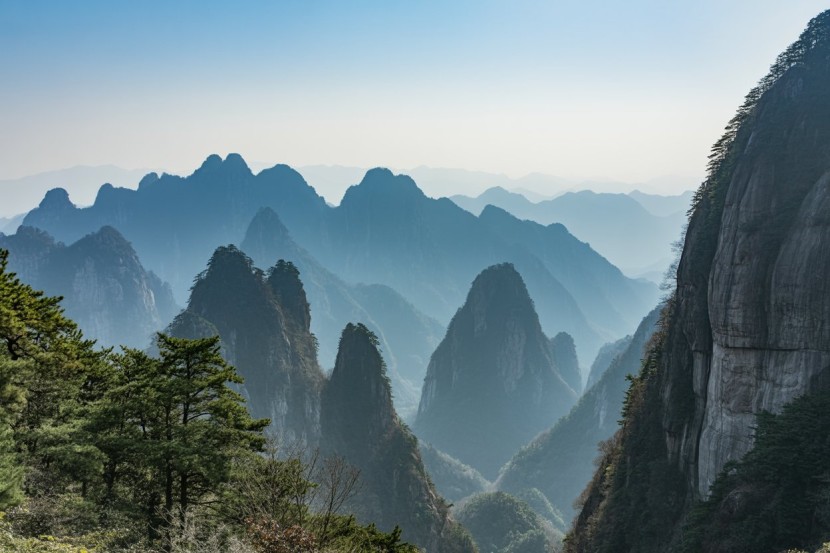 Huangshan Peaks Await Travelers With Stunning Views And Natural Beauty Huangshan Peaks Await Travelers With Stunning Views And Natural Beauty