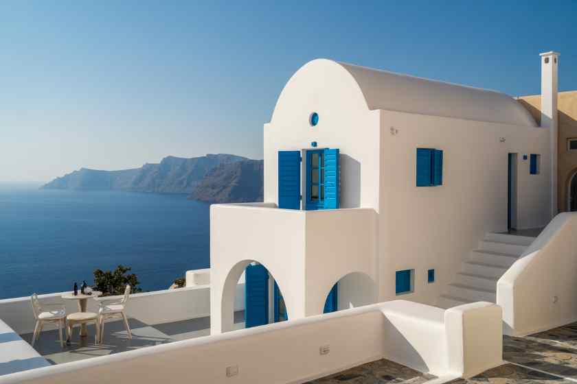 Discover The Intersection Of Art And Tourism In Costa Navarino And Messinia’s Luxury Hotels