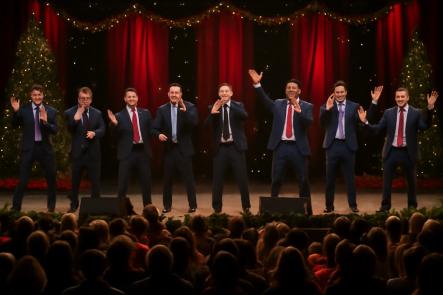 Straight No Chaser Brings Holiday Cheer To Effingham With Live A Cappella Performance Straight No Chaser Brings Holiday Cheer To Effingham With Live A Cappella Performance