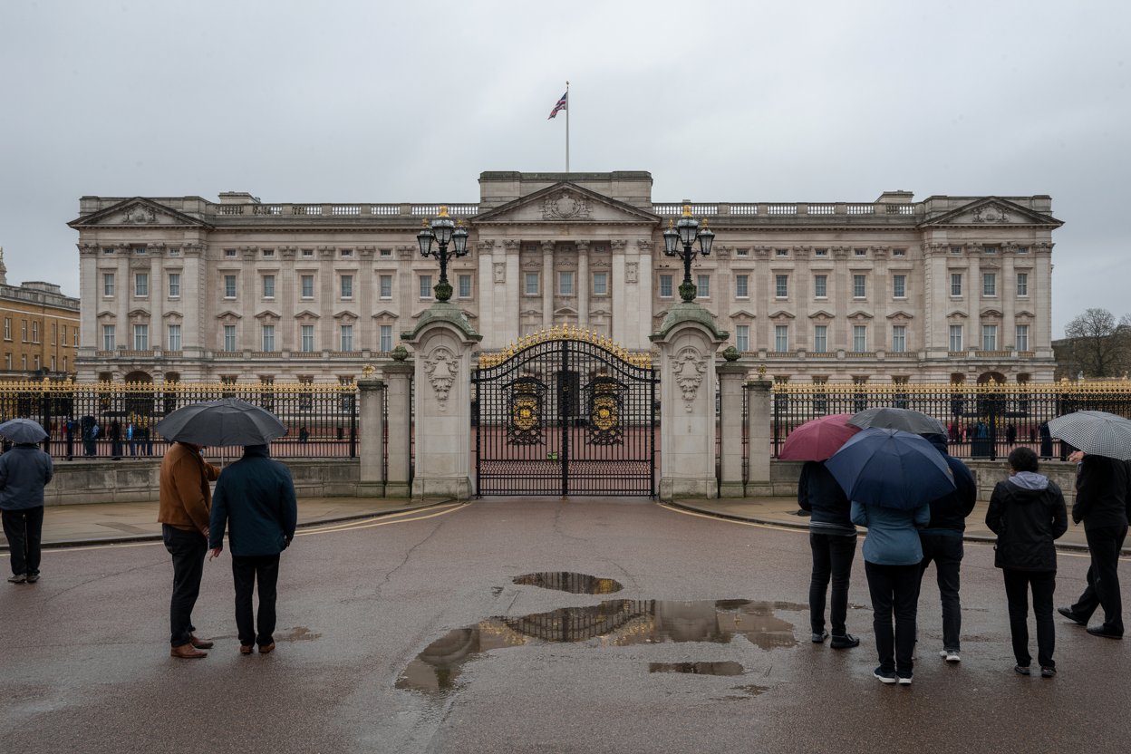 Buckingham Palace Christmas Market Confusion: Ai Hype Vs Reality