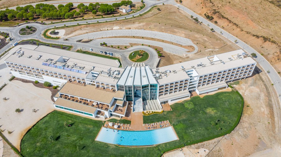 Algarve Resort: Your Dream Beach Escape With Stunning Views, Luxury Suites, And Unforgettable Wildlife