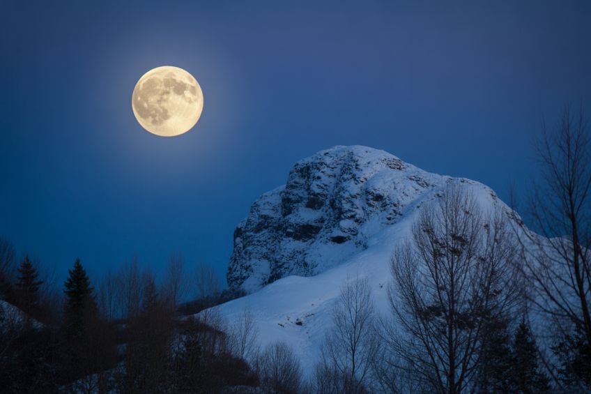 Grand Canyon Unites with Flagstaff, Bryce Canyon, and Albuquerque in a Global Celestial Phenomenon Amidst December’s Full Cold Moon With Clear Skies and Freezing Nights