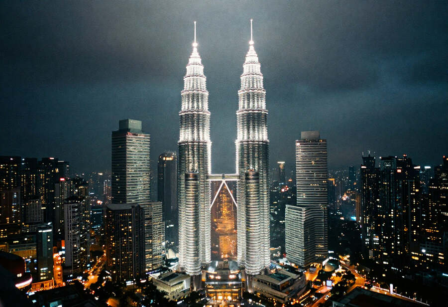 韩国明年将与乌兹别克斯坦、日本、中国、斯里兰卡等国家一道，通过新的直飞航线和扩大的连通性来促进马来西亚旅游业的发展