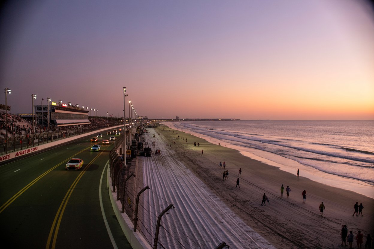 Advertising & Brand News 4