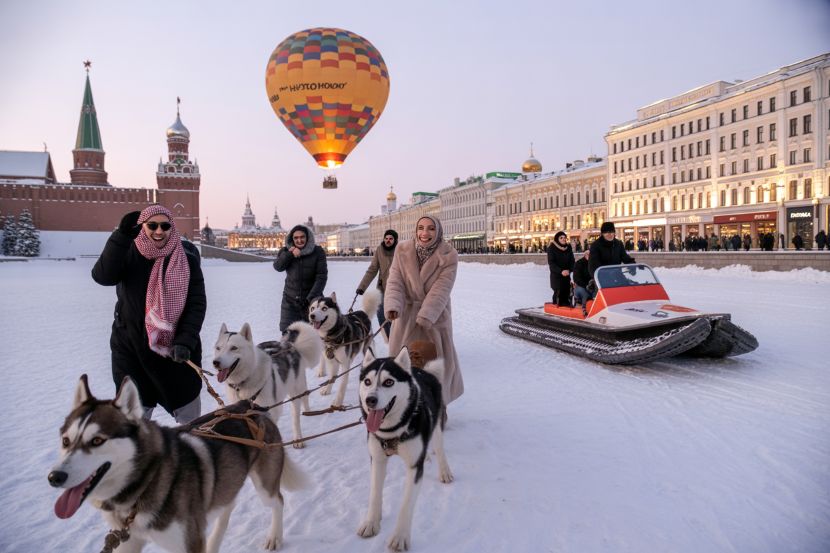 Saudi Arabia, UAE, and Qatar Tourists Transform Moscow's Winter Scene