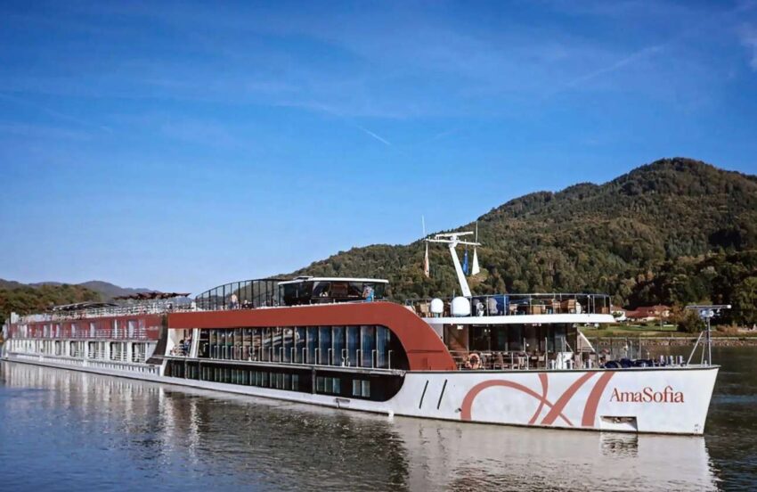 - travel and tour world Image of amasofia river cruise ship