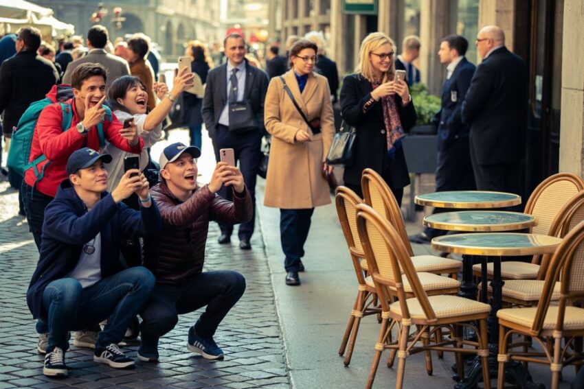 Europe reveals six distinct habits that make american tourists instantly recognizable, cultural tips for savvy travellers: all you need to know