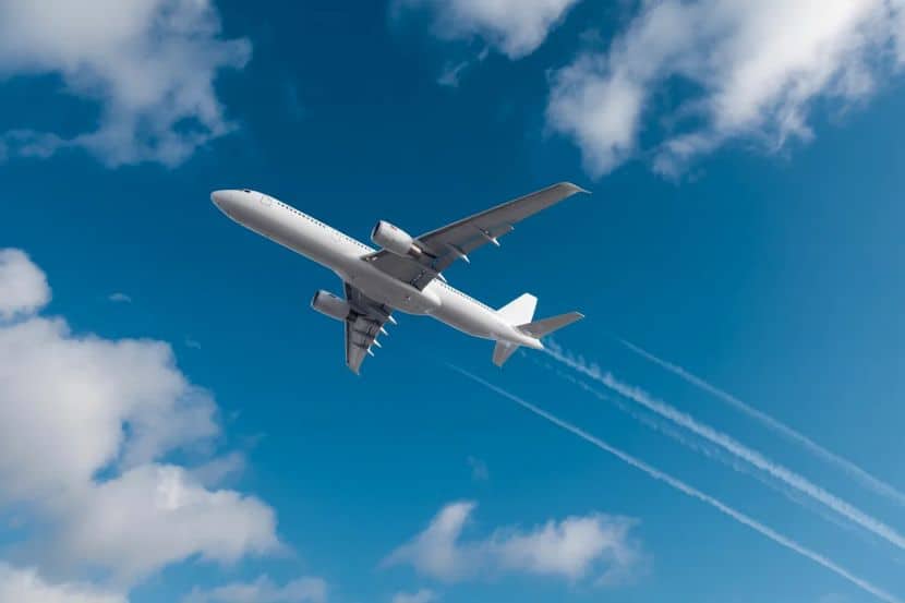 Airplane flying in clear sky - travel and tour world Travel chaos as latam brasil cancels 11 flights, 119 delays cripple são paulo, foz do iguacu, florianópolis & goiânia