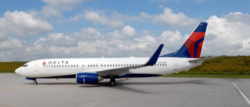 Delta air lines aircraft on the runway. - travel and tour world Delta air lines'