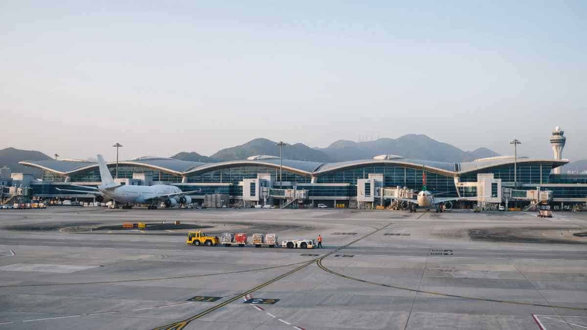 Pb - travel and tour world Airport