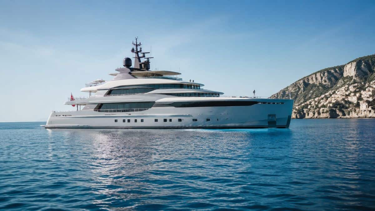 Sanlorenzo&rsquo;s 62-metre lemon tree enters global brokerage market through burgess, showcasing luxury yacht travel, long-stay living, wellness spaces and mediterranean cruising excellence