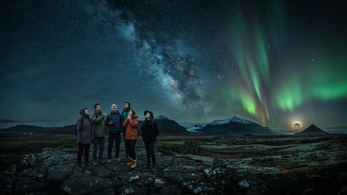 Iceland , sky tourism