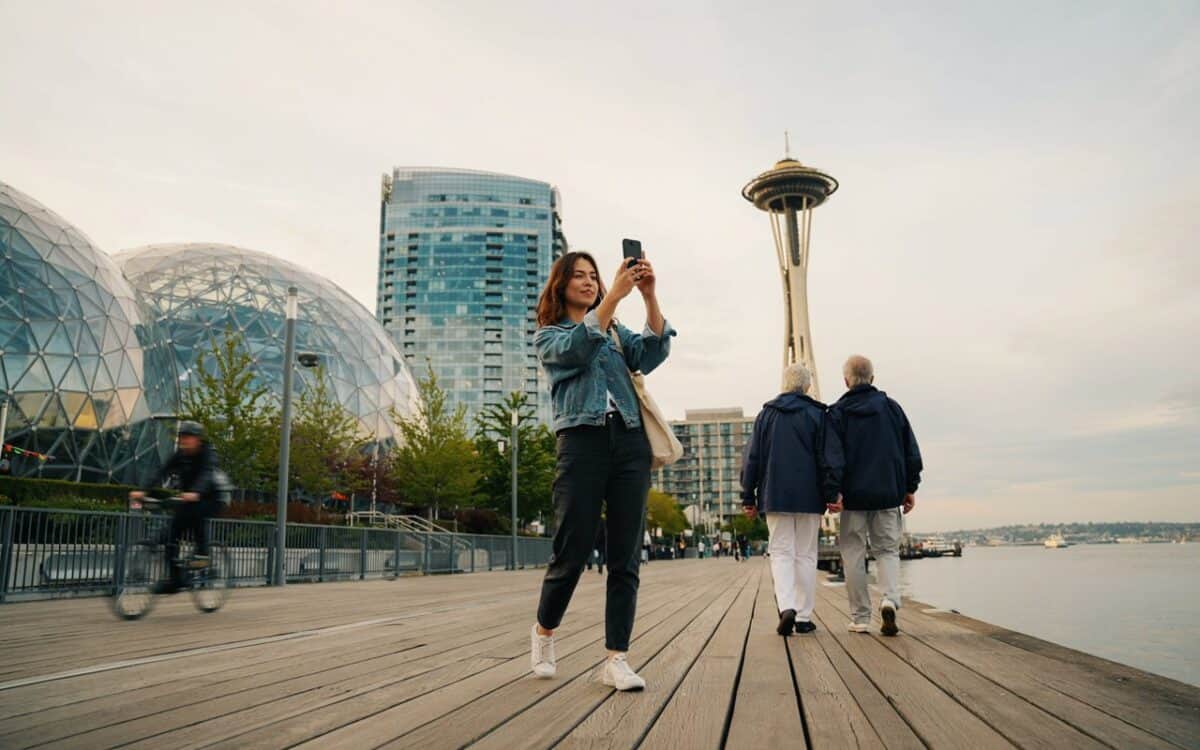 Seattle labor day 2026 features bumbershoot, pax west, seattle indies expo, music festivals, fairs and free community events from september 4–7.