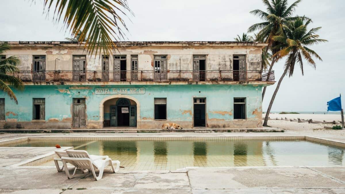 Empty hotels in cuba - travel and tour world Cuba travel faces a major crisis as hotel closures, energy shortages and falling visitors impact tourism.