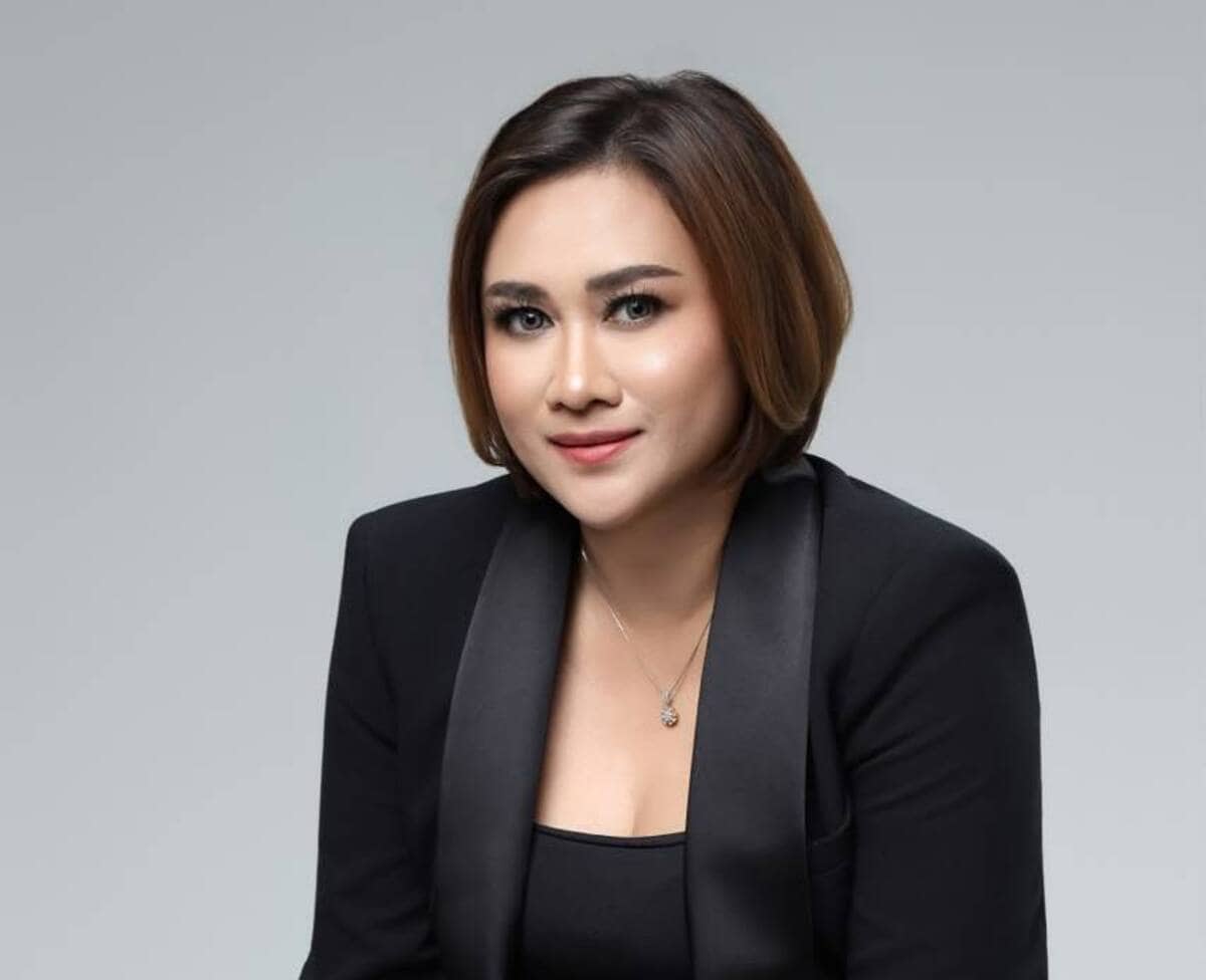 Amy lingga - travel and tour world Amy lingga