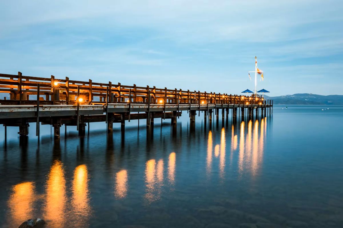 Romantic sierra nevada small towns in california with alpine lakes, vineyards and historic streets