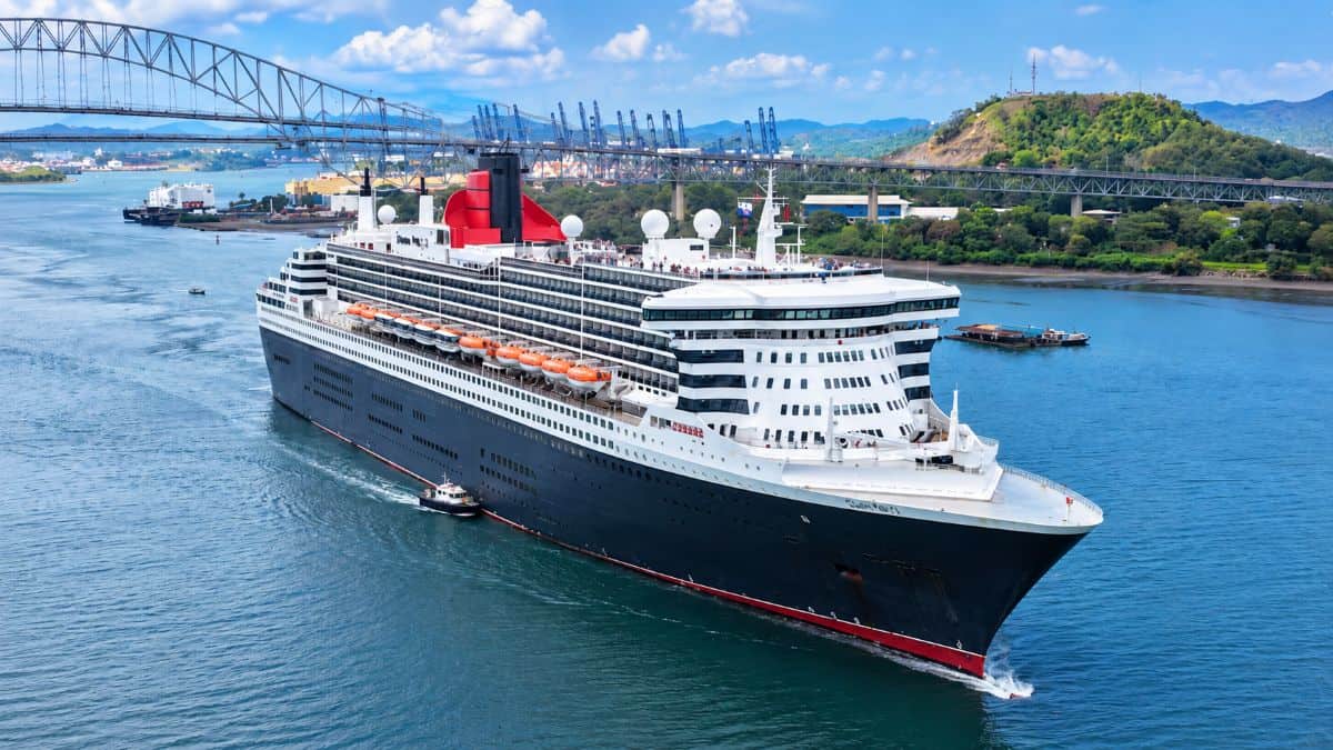 Cunard&rsquo;s queen elizabeth cruise ship docked in seattle during its revised alaska sailing following essential maintenance delays.