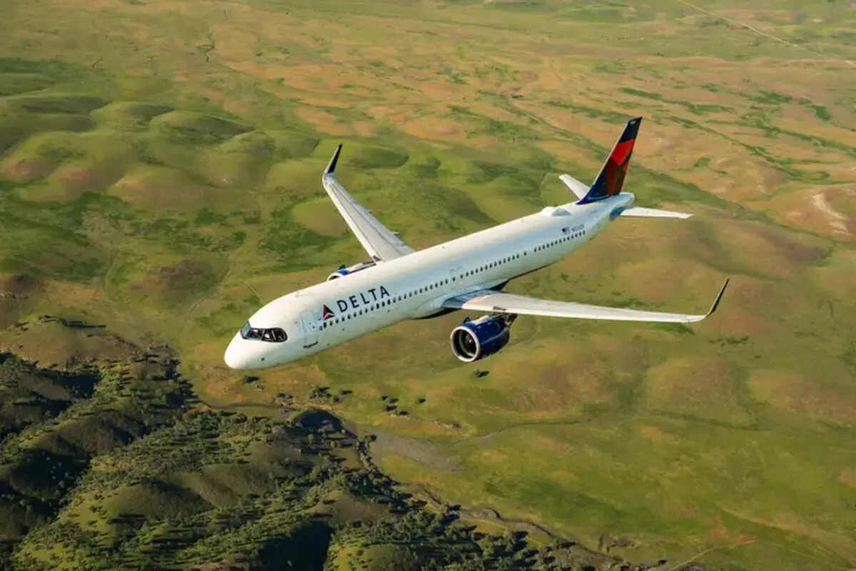 Delta air lines boston venice flight expansion 2027