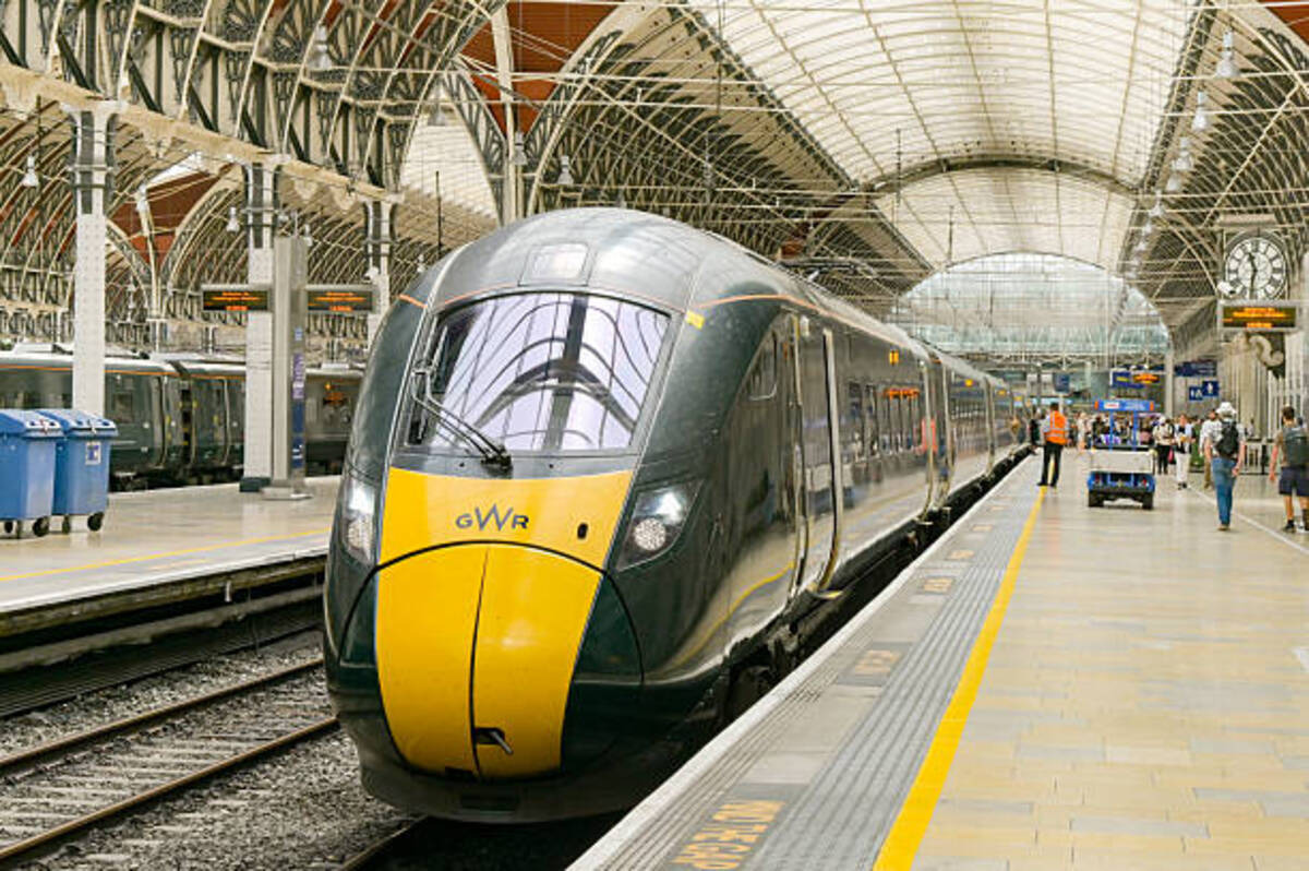 Wales To London Rail Network Faces Disruption As Emergency Teams Tackle Didcot Parkway Gas Leak