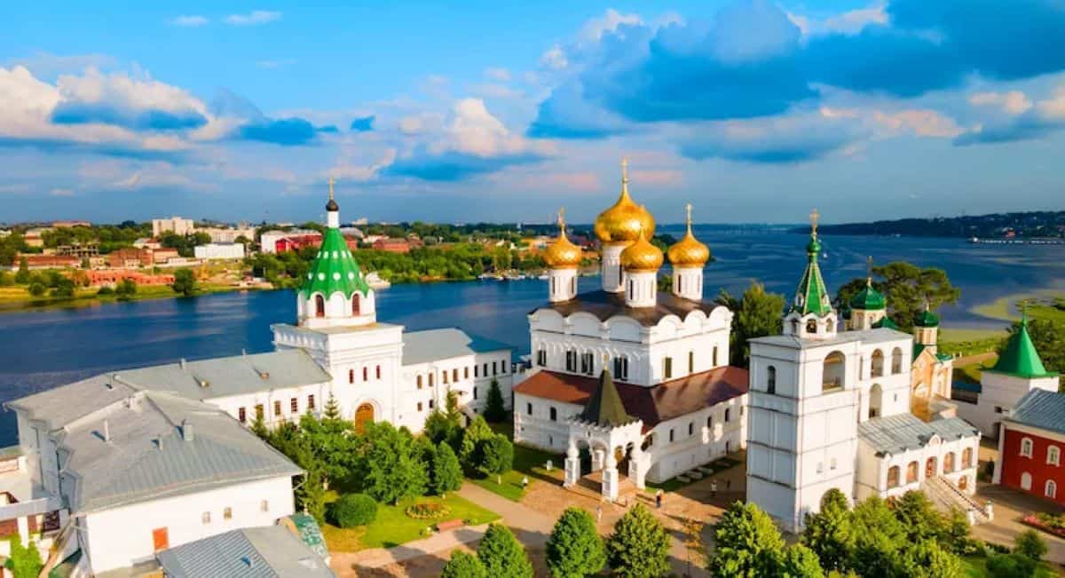 Discover russia - travel and tour world Russia travel uncertainty as travellers navigate airports and changing border conditions in 2026