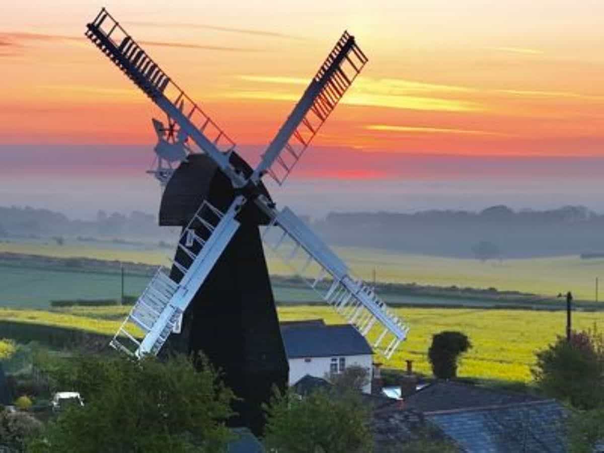 Dover UK Turns Its Legendary White Cliffs into a Captivating Autumn Walking Escape