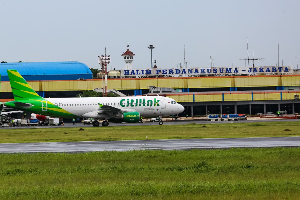 Hundreds of Travelers Disrupted Across Asia as 584 Canceled and 2,927 Delayed Flights Hit Surabaya, New Delhi and Other Airports